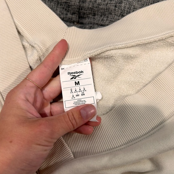 Reebok wide neck off shoulder sweater LIMITED EDITION - Picture 2 of 2